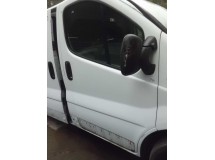 Porta frente direita Renault Trafic 2004